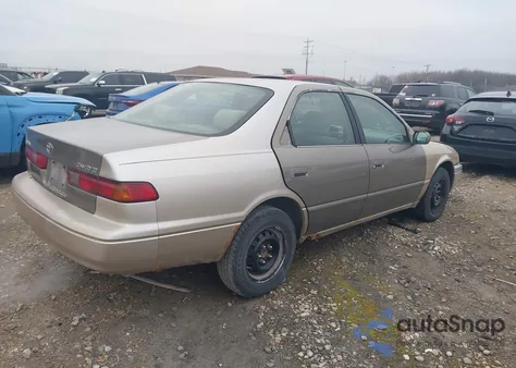 1998 Toyota Camry Le from USA, damaged, VIN 4T1BG22K0WU297704